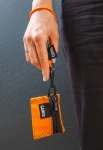 brelok neon orange saszetka.webp