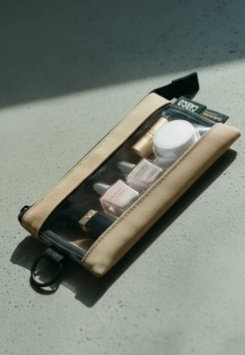 clear_POUCH_medium (2).webp