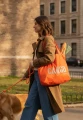 CARGO Market Tote Orange – torba na ramieniu podczas spaceru