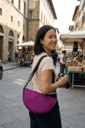 35 years old smiling Woman wearing crossbody CARGObyOWEwebp.webp