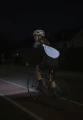 Odblaskowa torba HALF MOON Rowerowy MEDIUM podczas jazdy nocą