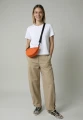 halfmoon-small-orange-500-na-modelu-2.webp