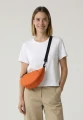 halfmoon-small-orange-500-na-modelu-5.webp