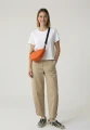 halfmoon-small-orange-500-na-modelu-6.webp