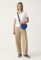 halfmoon-small-royal-blue-na-modelu-6.webp