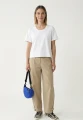 halfmoon-small-royal-blue-na-modelu-3.webp