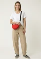 halfmoon-small-red-na-modelu-5.webp