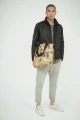 torba-medium-woodland-na-modelu.webp